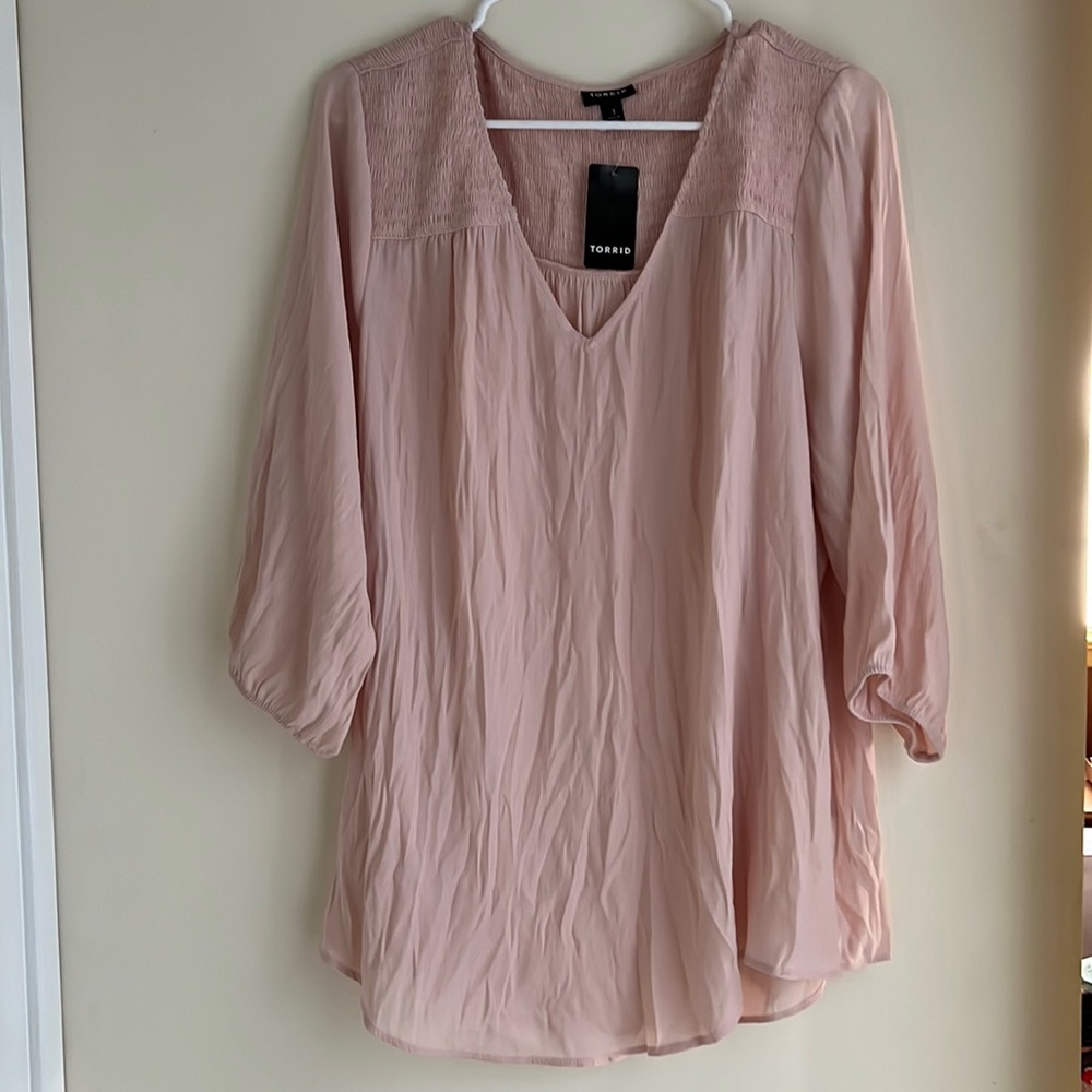 Torrid women’s top. Size 1 (plus size). NWT